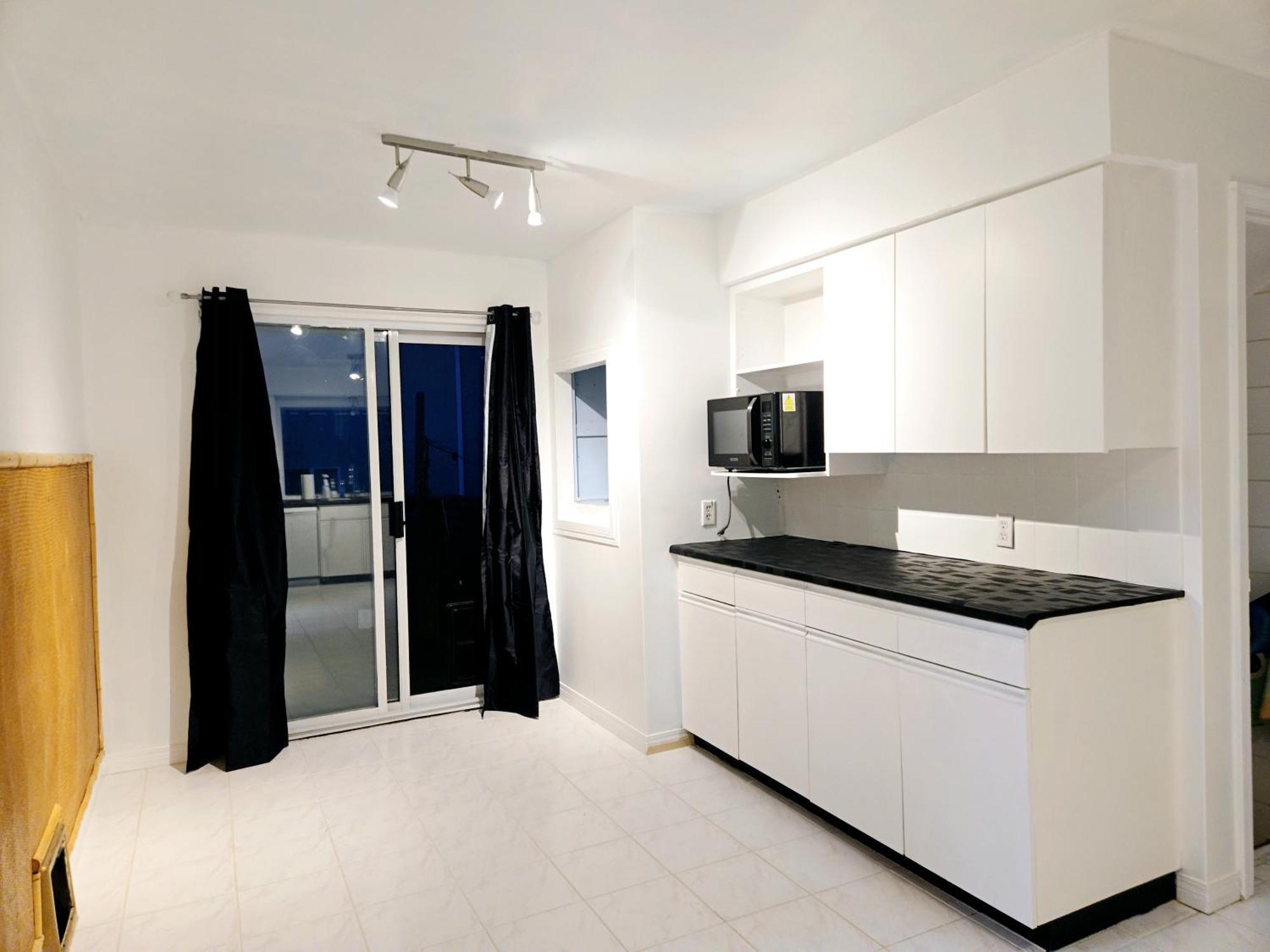 Charming Room With Attached Private Bath In The Heart Of Vancouver! Private Parking, Self Check-In & Just 4 Mins To Metrotown! Luaran gambar